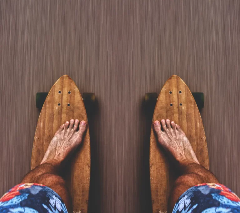 Goofy vs Regular Surfing: Understanding the Differences and Finding Your Stance